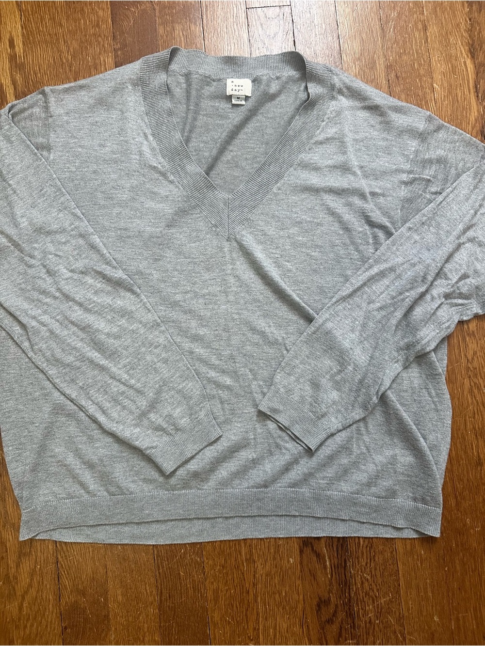 Women's Fine Gauge V-Neck Pullover Sweater